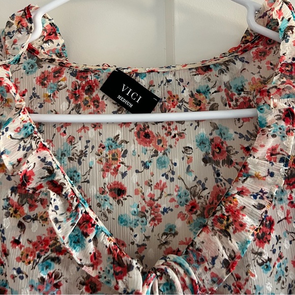 Floral blouse - Picture 3 of 6
